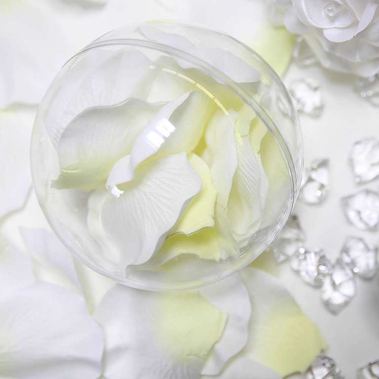Scatter Rose Leaves