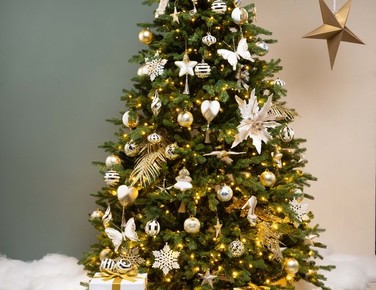 HW23_Geschmückter_Baum_Gold-4.jpg