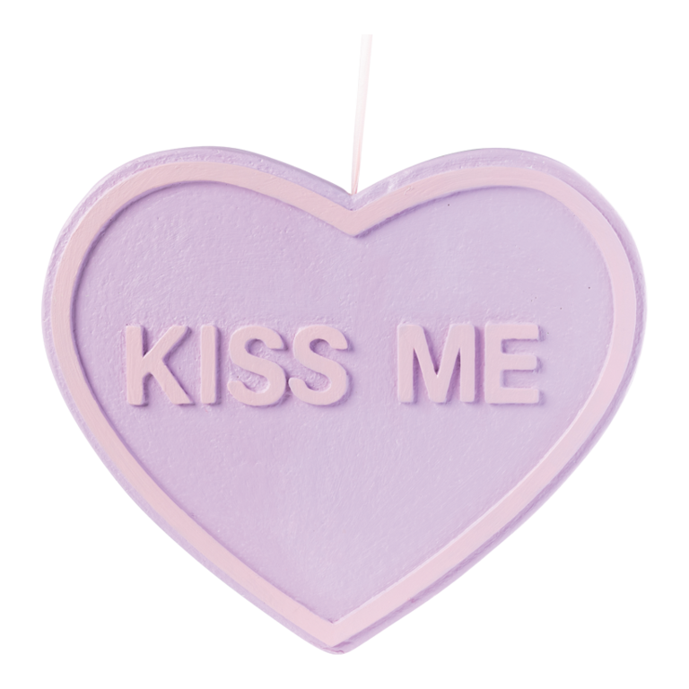"Heart with lettering ""KISS ME"","